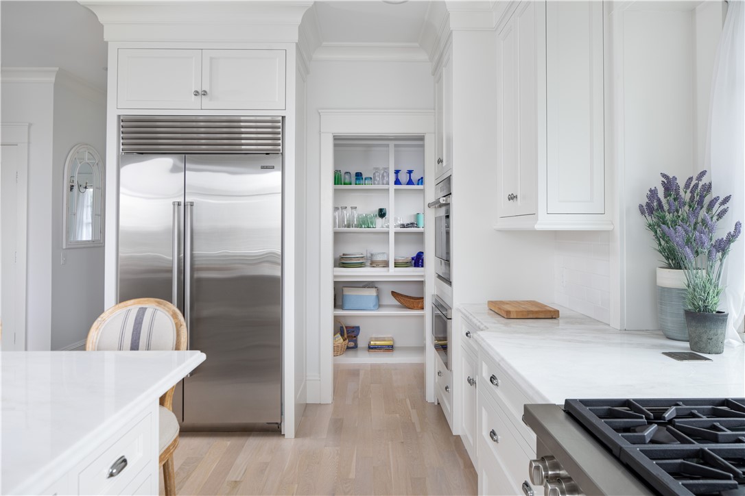 585 Wolcott Avenue Middletown, RI 02842 - Photo 16 of 49