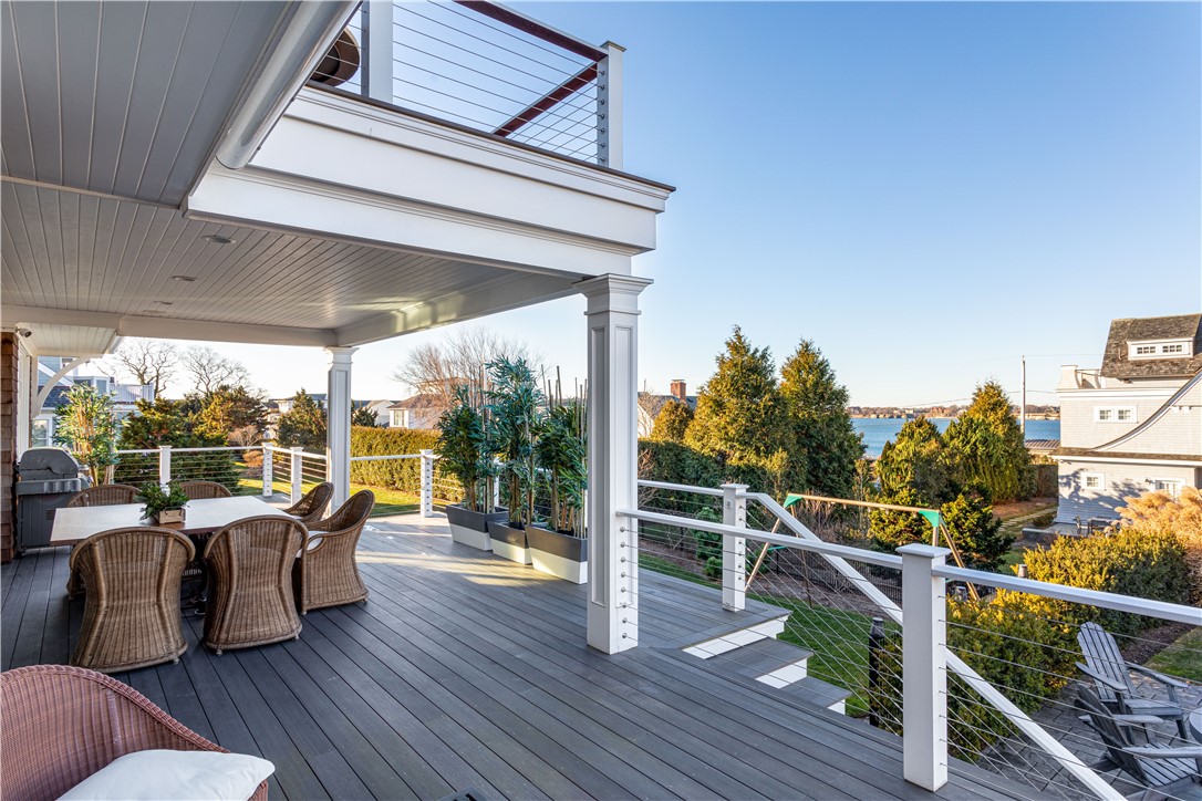 585 Wolcott Avenue Middletown, RI 02842 - Photo 18 of 49