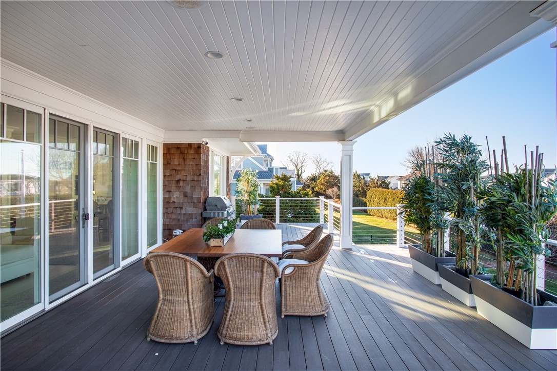 585 Wolcott Avenue Middletown, RI 02842 - Photo 19 of 49