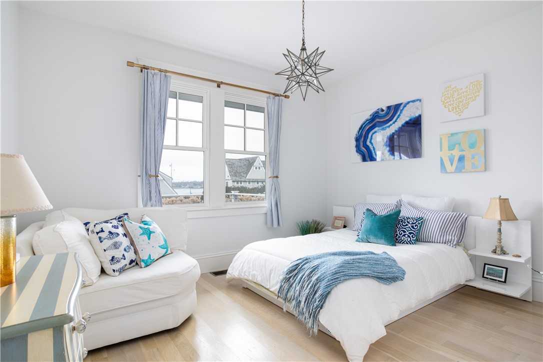 585 Wolcott Avenue Middletown, RI 02842 - Photo 21 of 49