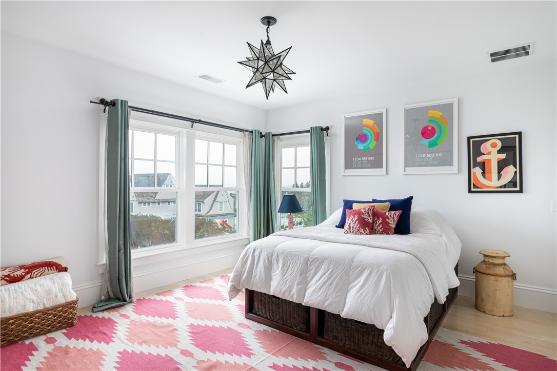 585 Wolcott Avenue Middletown, RI 02842 - Photo 28 of 49