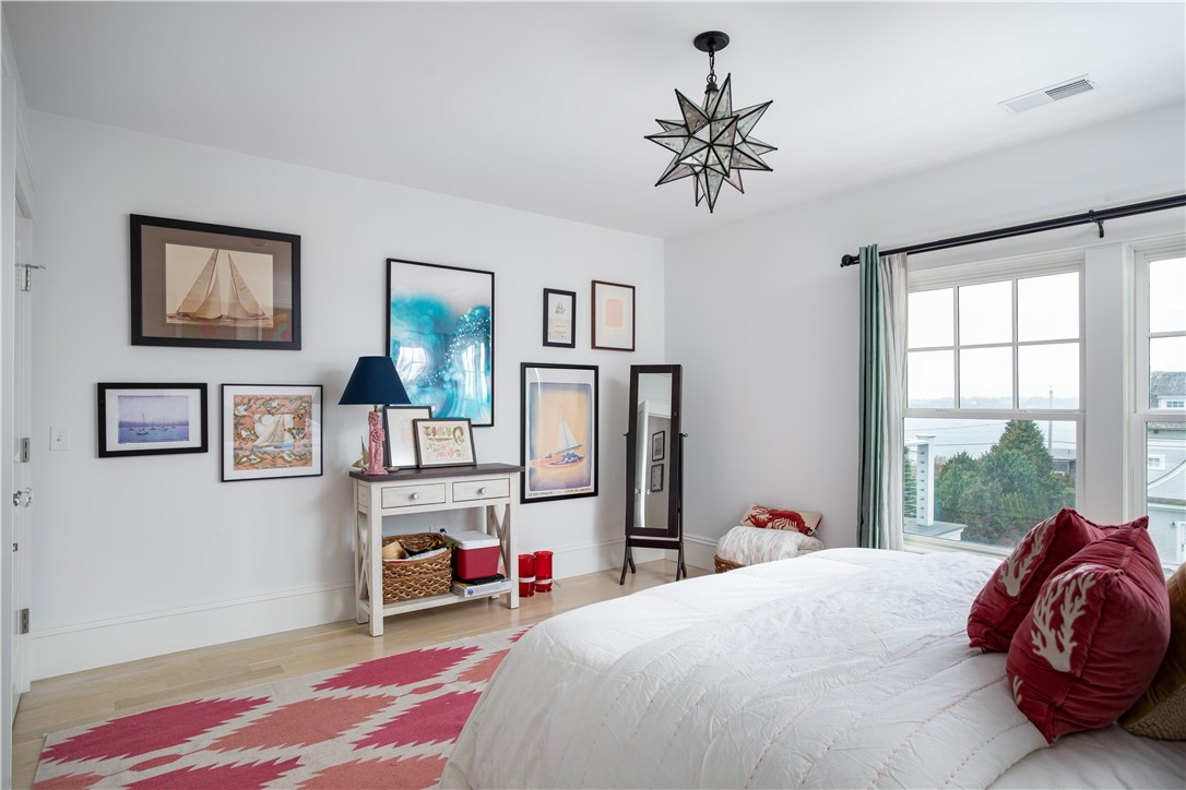 585 Wolcott Avenue Middletown, RI 02842 - Photo 29 of 49