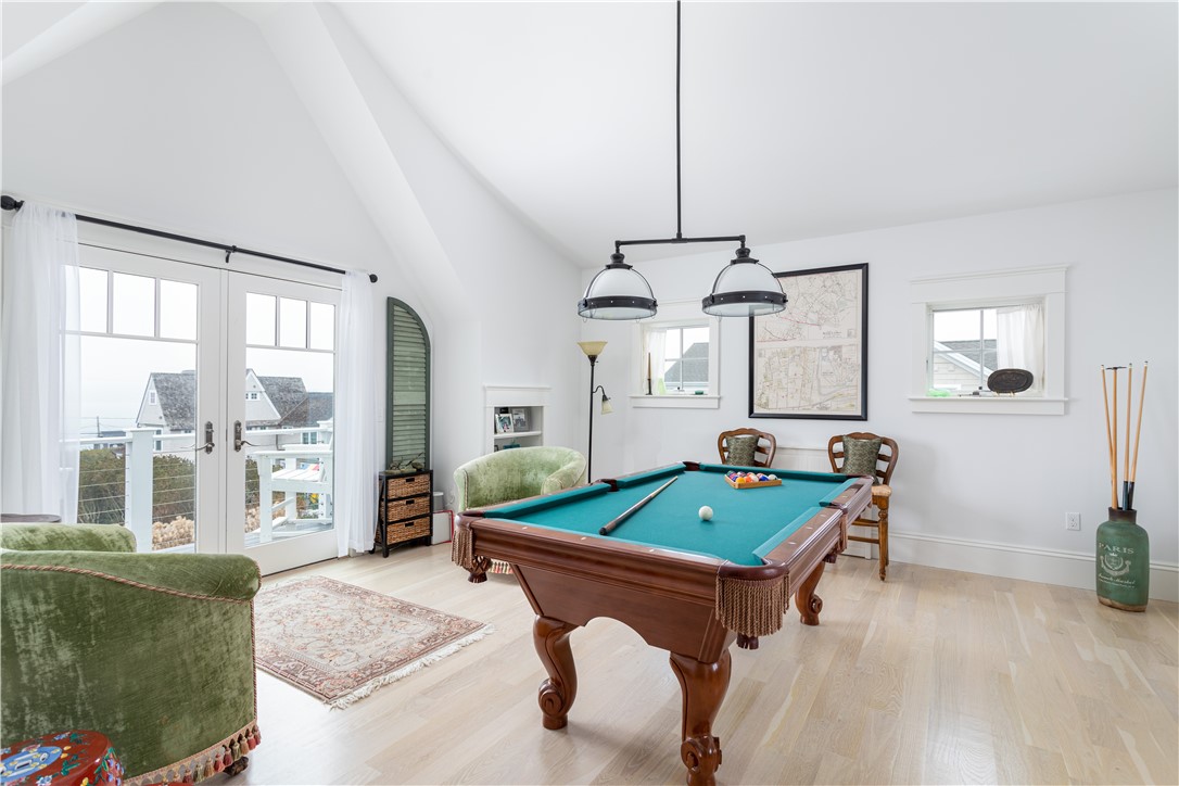 585 Wolcott Avenue Middletown, RI 02842 - Photo 34 of 49