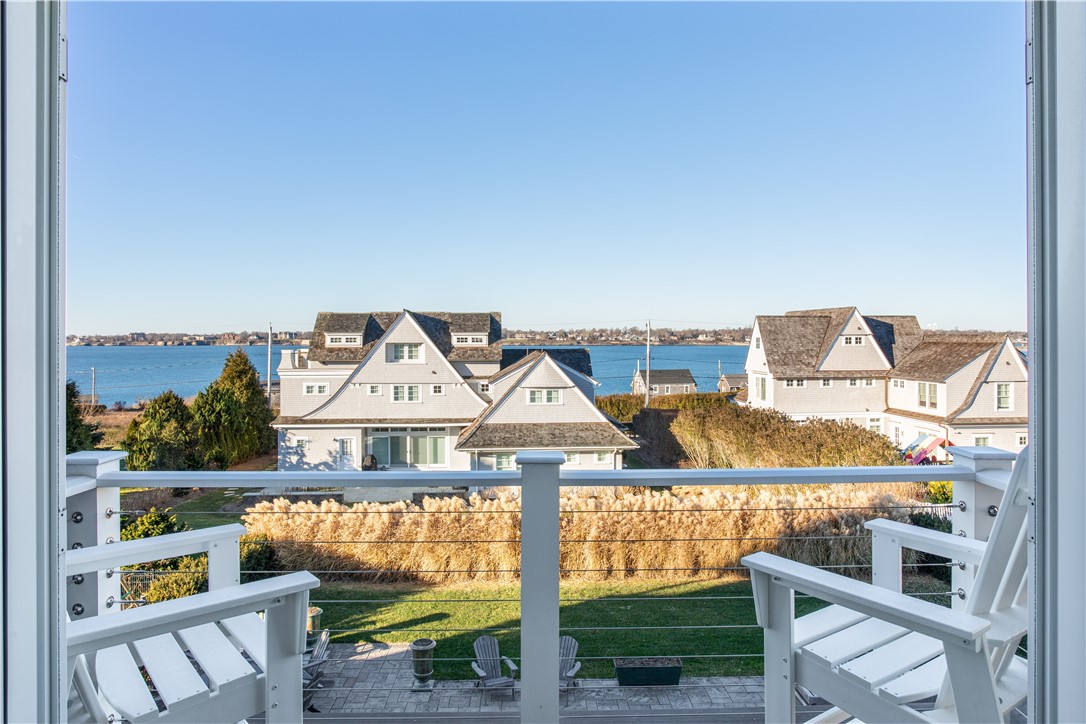 585 Wolcott Avenue Middletown, RI 02842 - Photo 37 of 49 Second floor view