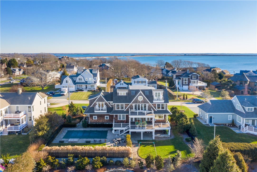 585 Wolcott Avenue Middletown, RI 02842 - Photo 4 of 49