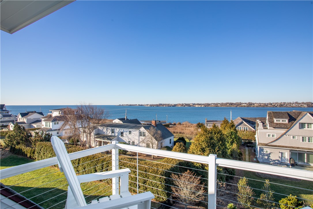 585 Wolcott Avenue Middletown, RI 02842 - Photo 41 of 49 3rd floor view