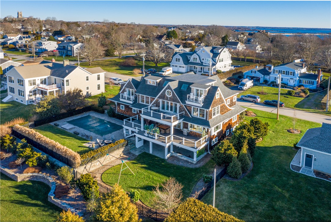 585 Wolcott Avenue Middletown, RI 02842 - Photo 5 of 49