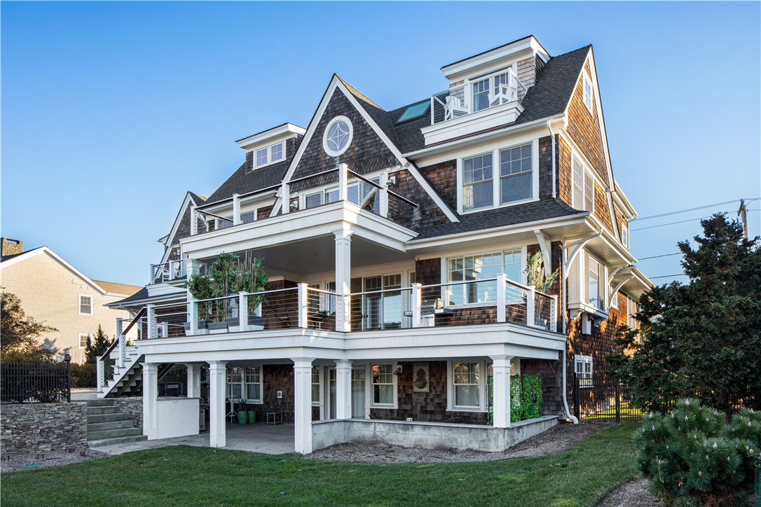 585 Wolcott Avenue Middletown, RI 02842 - Photo 6 of 49