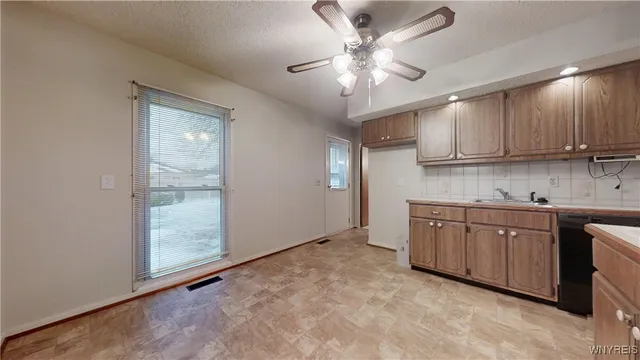 $289,900 | 85 Halladay Lane, Tonawanda, NY 14150