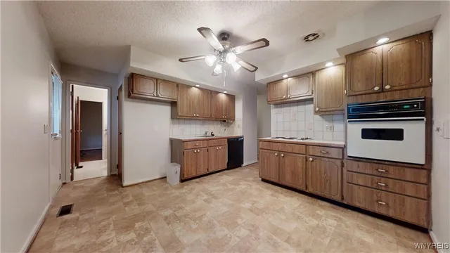 $289,900 | 85 Halladay Lane, Tonawanda, NY 14150