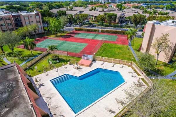 $2,800 | 13715 Kendale Lakes Circle, Unit A304, Miami, FL 33183