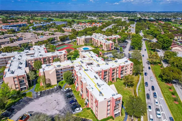 $2,800 | 13715 Kendale Lakes Circle, Unit A304, Miami, FL 33183