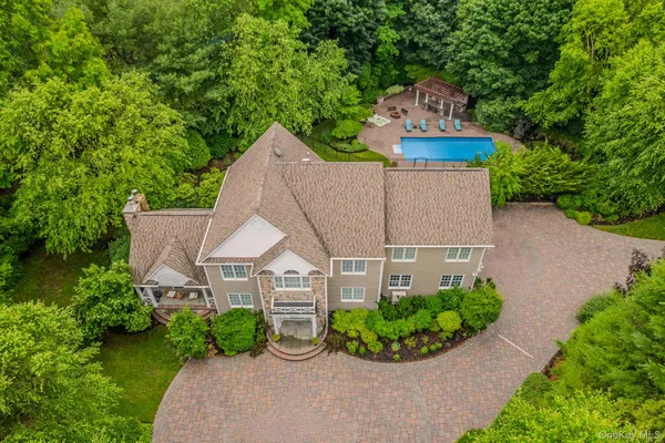 $1,500,000 | 6 Maureen Drive, Mount Sinai, NY 11766