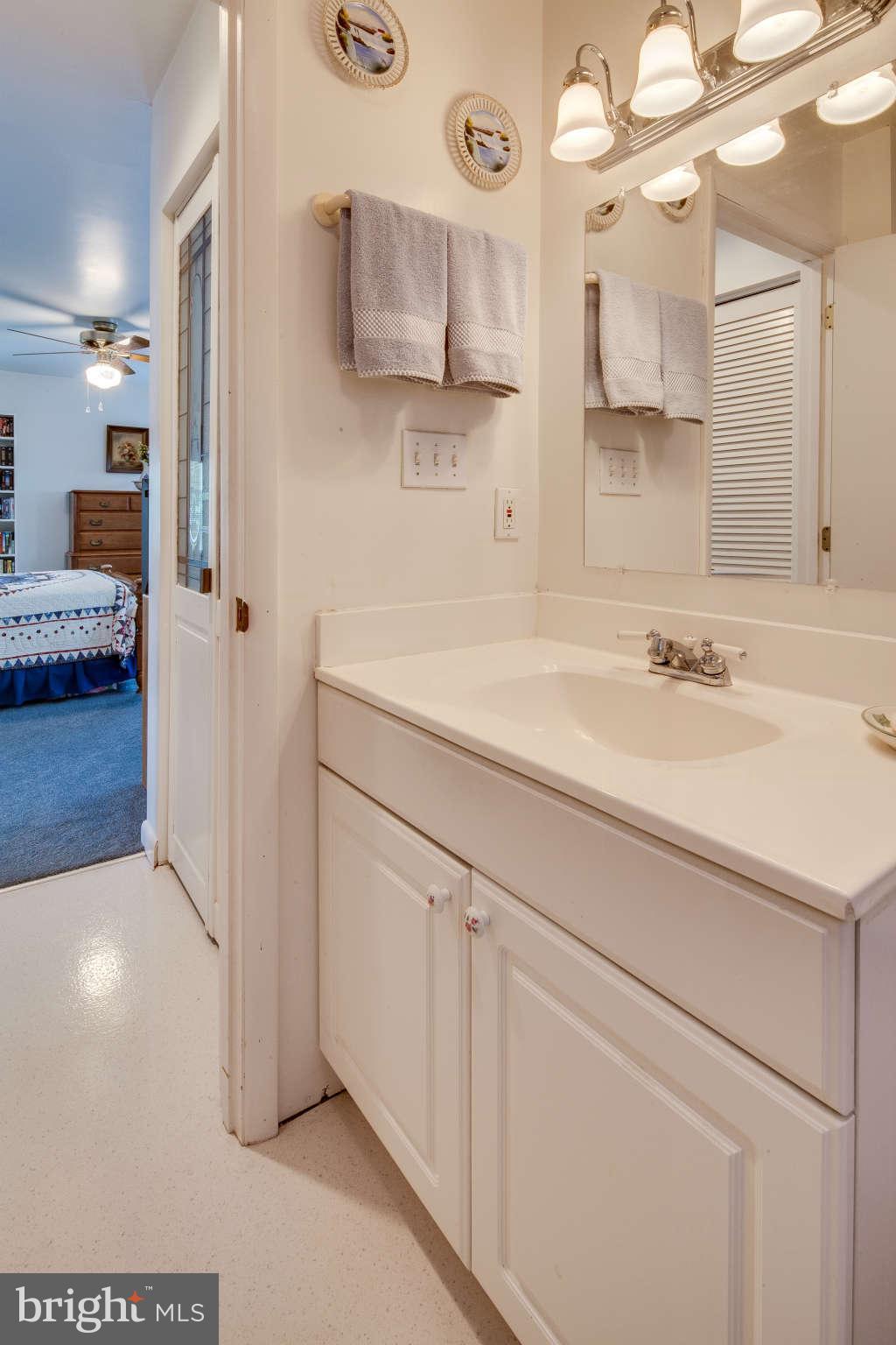 3217 Lynch Road Baltimore, MD 21219 - Photo 27 of 29 Bath