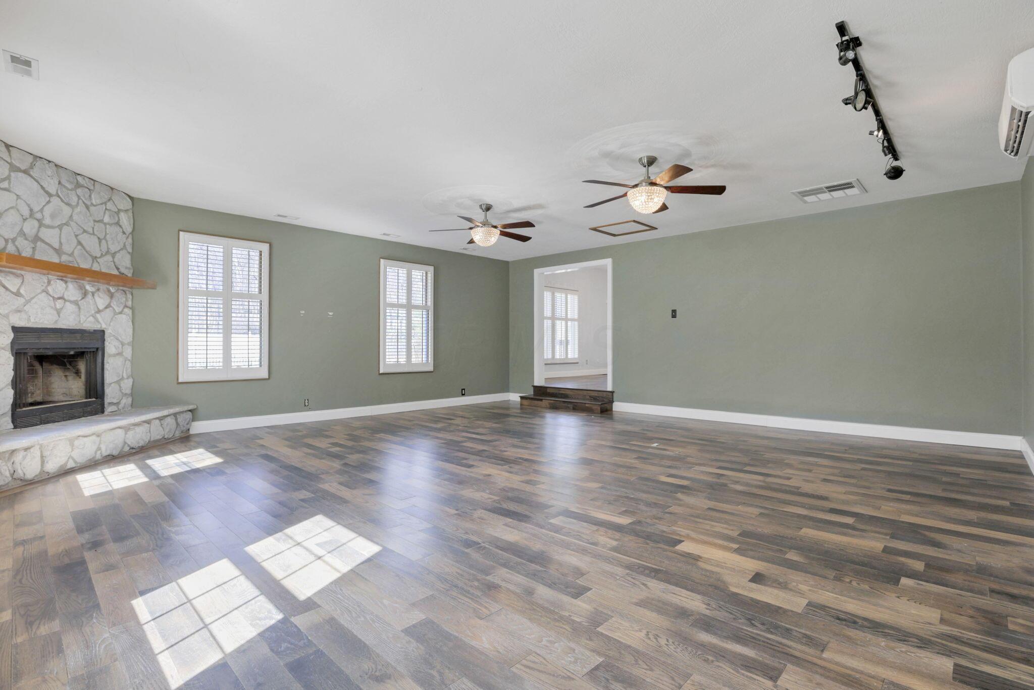 5137 Pleasant Chapel Road Southeast Newark, OH 43056 - Photo 15 of 77 Living room