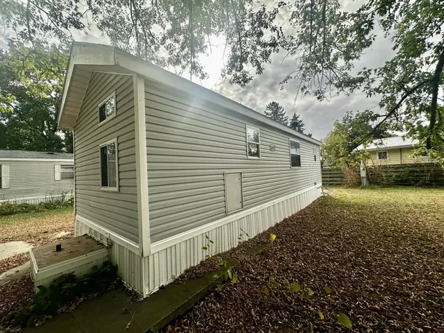 $28,500 | 14 Manor Circle, Mount Carroll, IL 61053