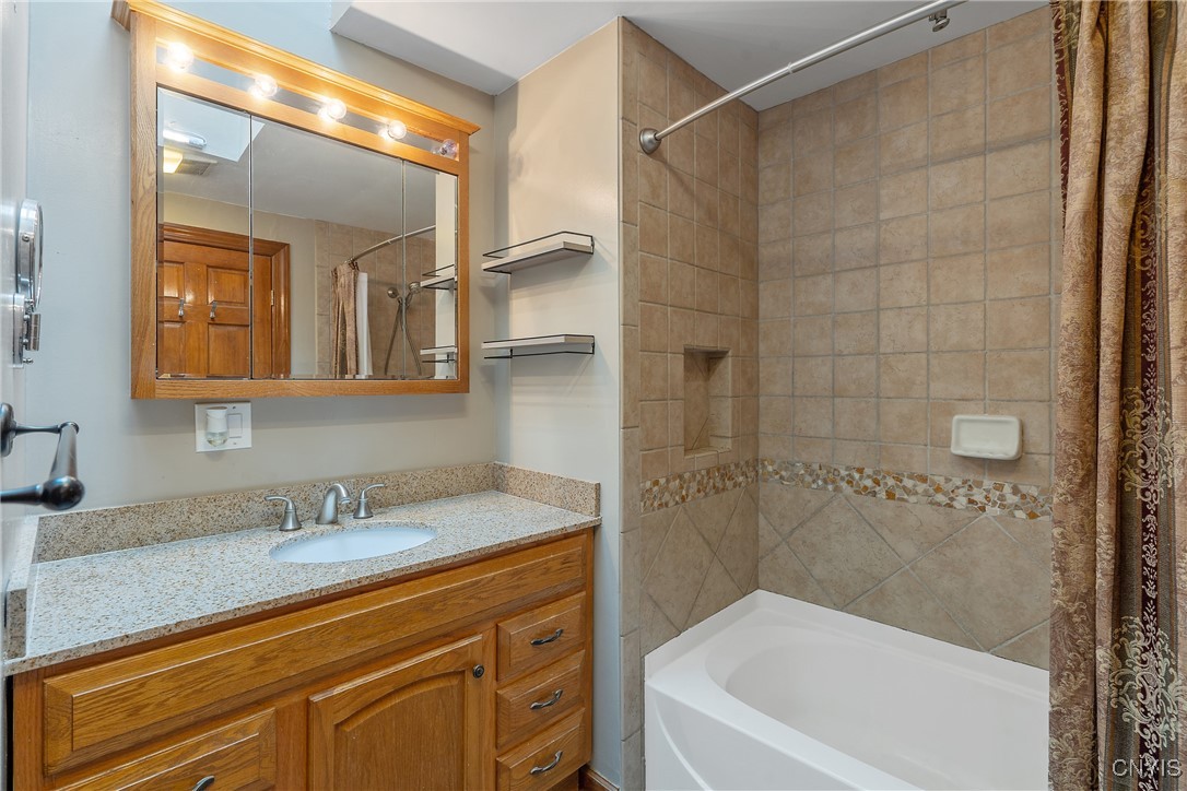 3354 B Hayes Road Lysander, NY 13027 - Photo 13 of 23