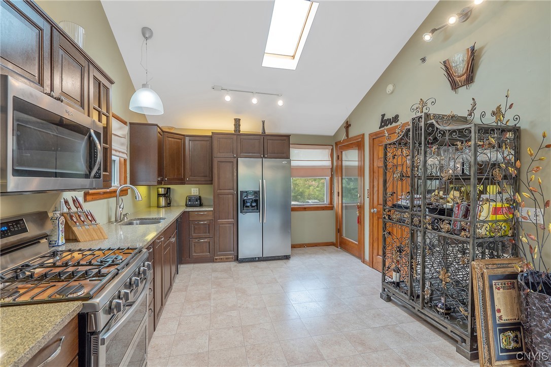 3354 B Hayes Road Lysander, NY 13027 - Photo 7 of 23