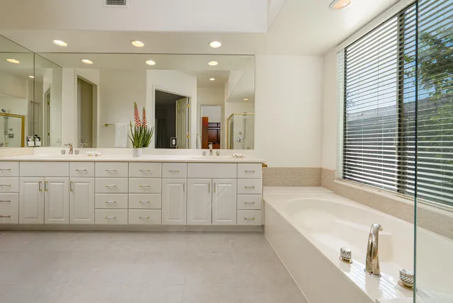 $1,079,000 | 6 Dickens Court, Rancho Mirage, CA 92270