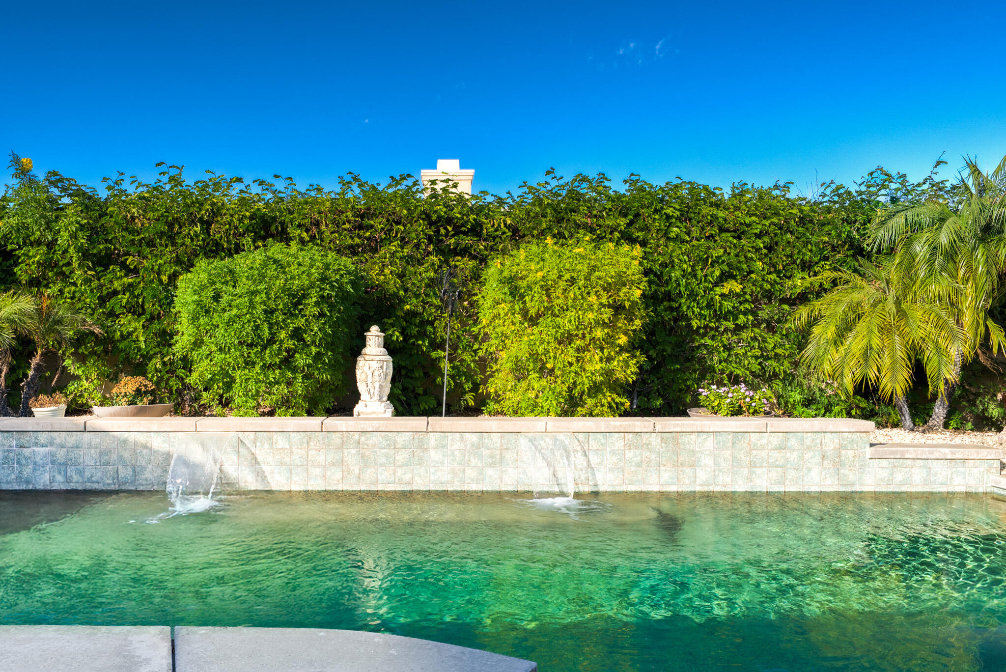 6 Dickens Court Rancho Mirage, CA 92270 - Photo 4 of 58 4