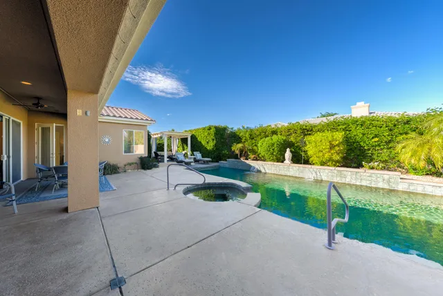 $1,079,000 | 6 Dickens Court, Rancho Mirage, CA 92270