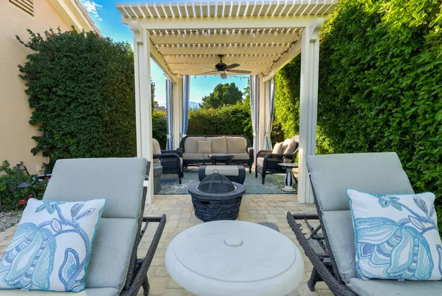 $1,079,000 | 6 Dickens Court, Rancho Mirage, CA 92270