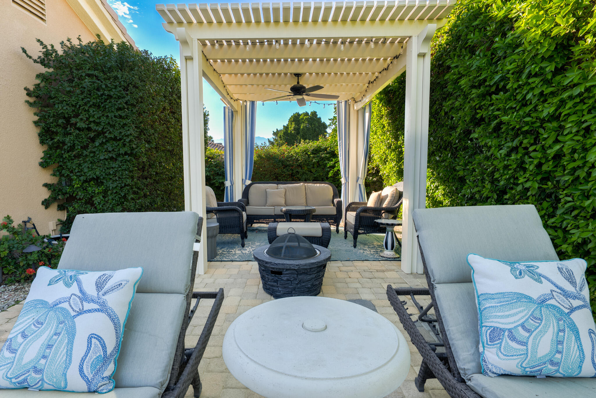 6 Dickens Court Rancho Mirage, CA 92270 - Photo 5 of 58 5