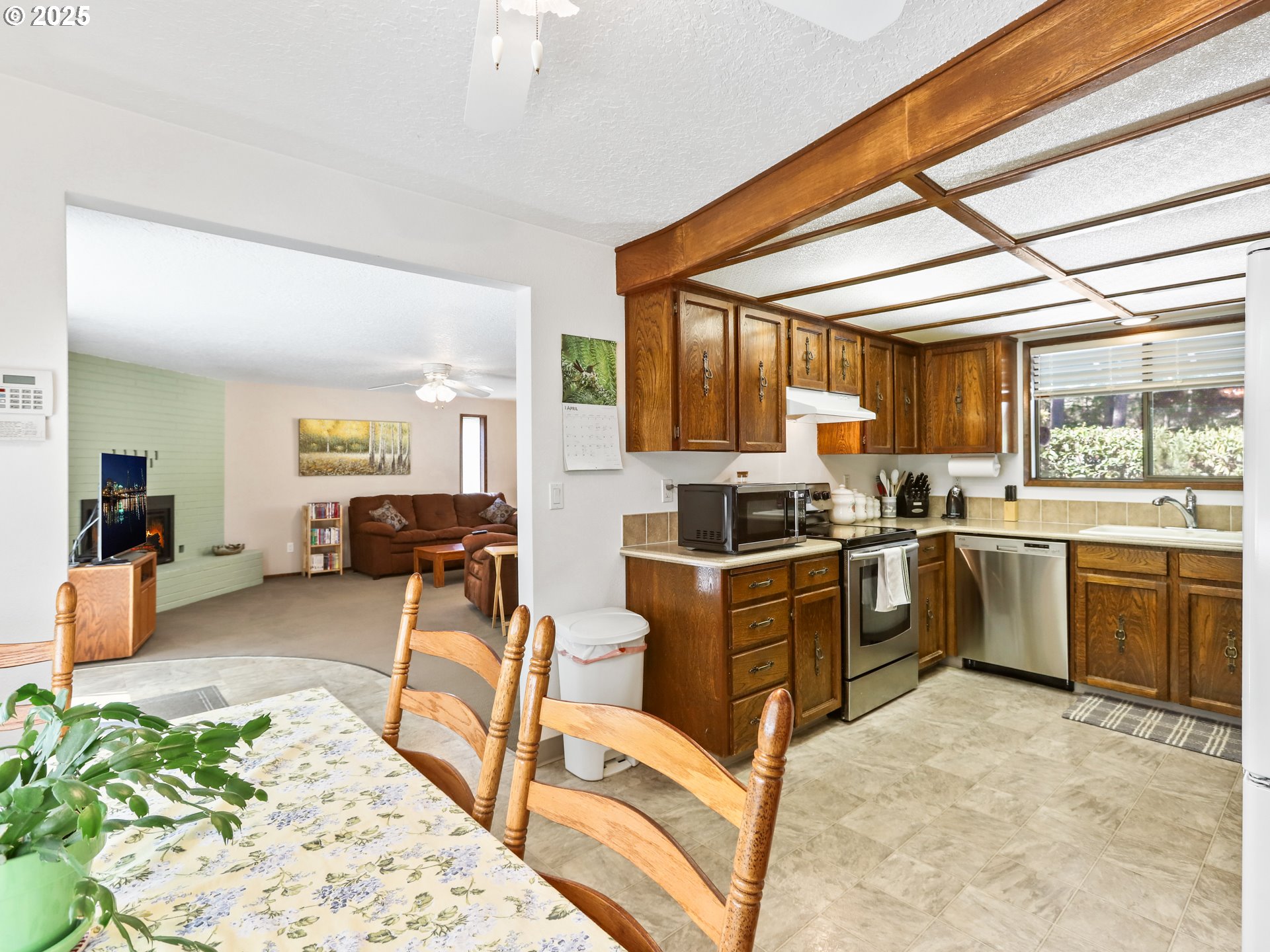24434 South Hayfield Road Beavercreek, OR 97004 - Photo 17 of 40 Gallery Image 17