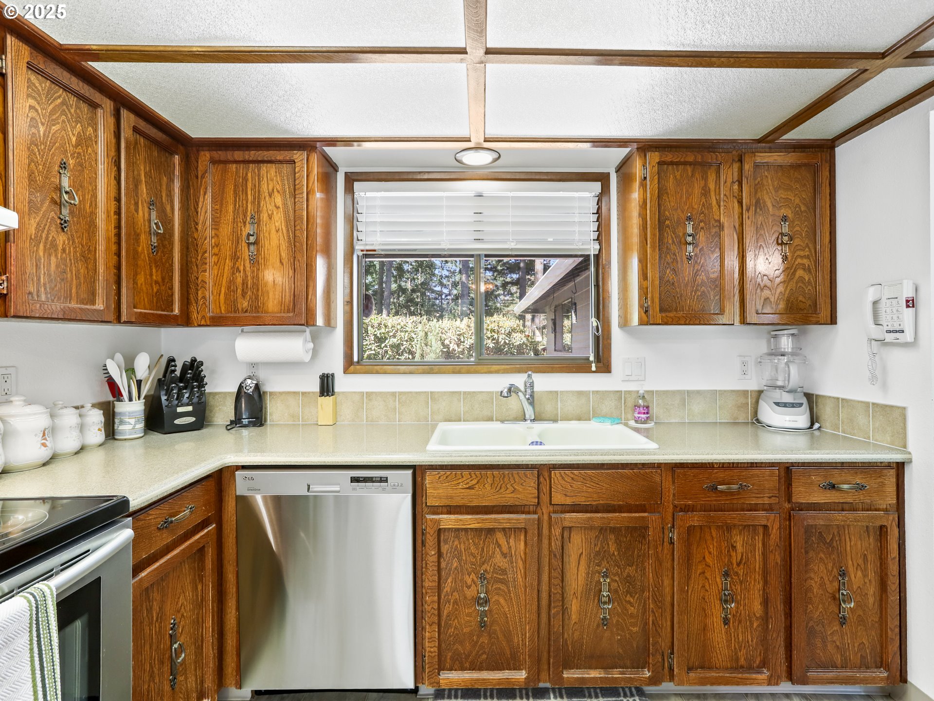 24434 South Hayfield Road Beavercreek, OR 97004 - Photo 19 of 40 Gallery Image 19