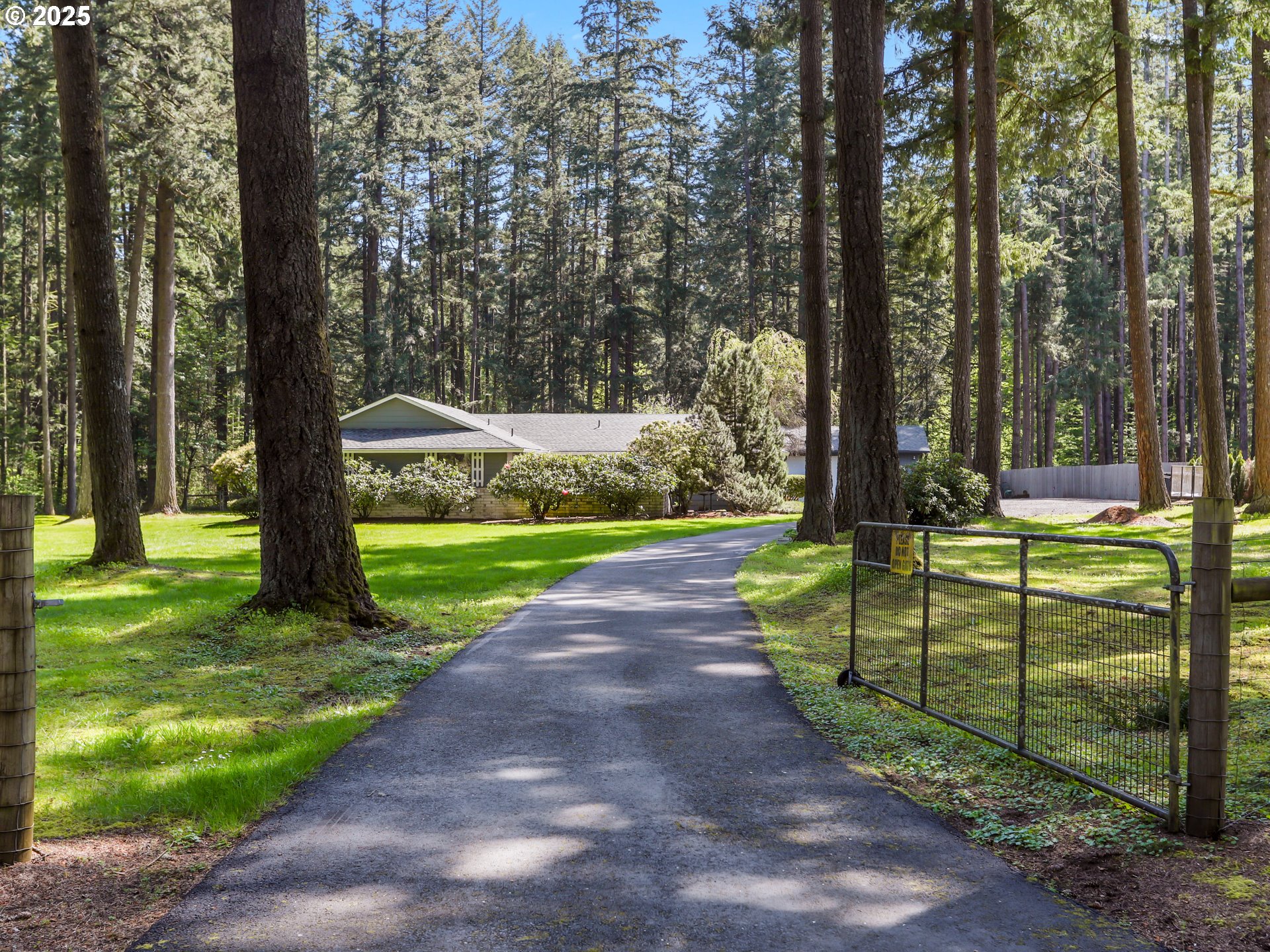 24434 South Hayfield Road Beavercreek, OR 97004 - Photo 3 of 40 Gallery Image 3