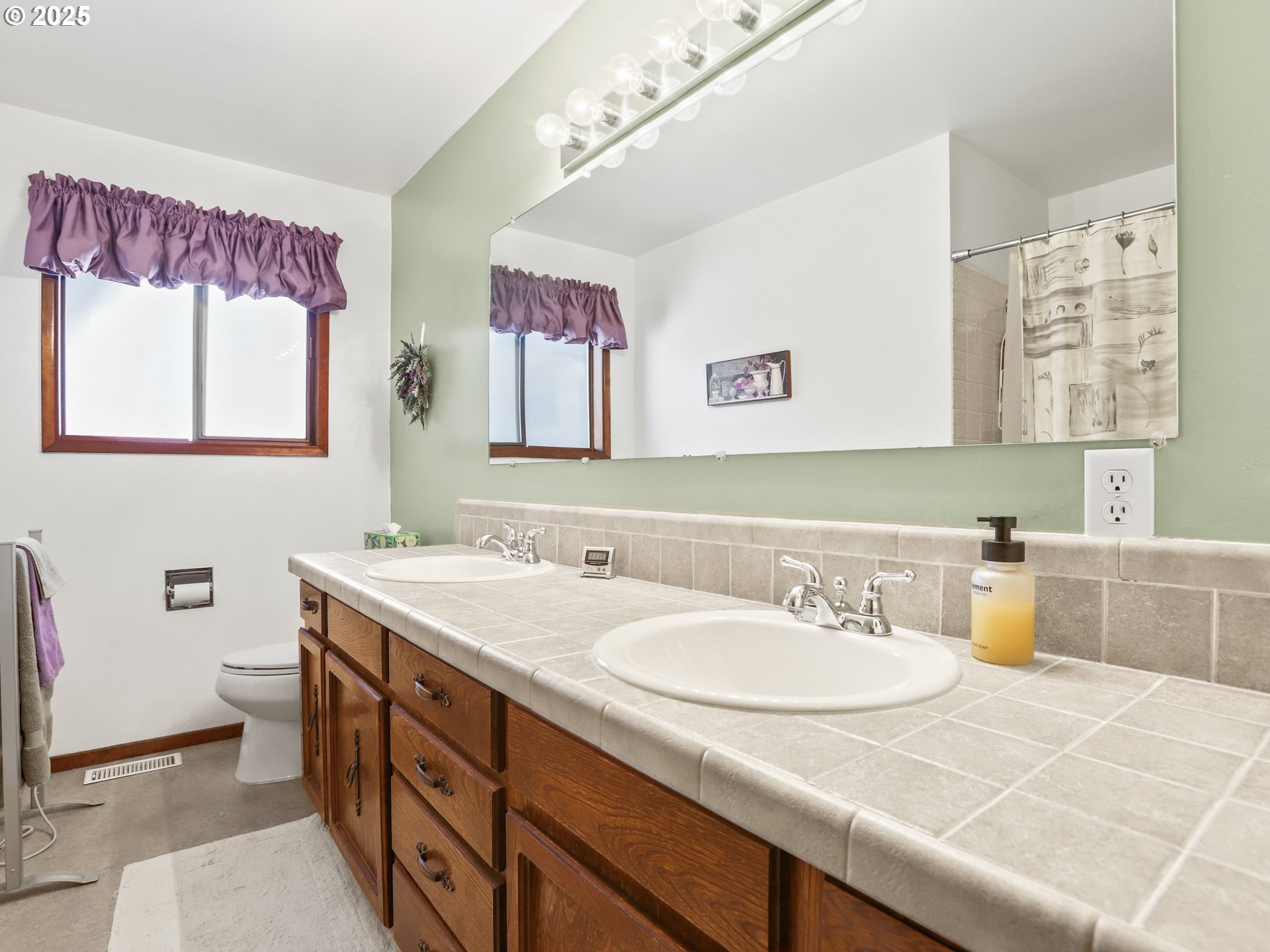 24434 South Hayfield Road Beavercreek, OR 97004 - Photo 36 of 40 Gallery Image 36