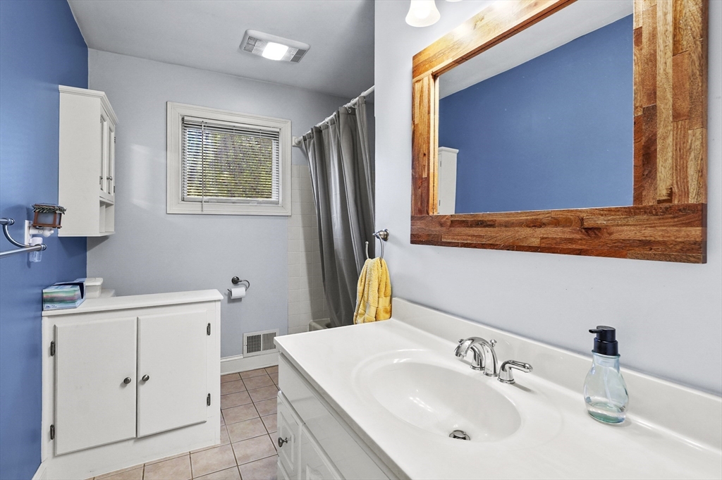 228 Hillside Road Southbridge, MA 01550 - Photo 23 of 32 Gallery Image 23
