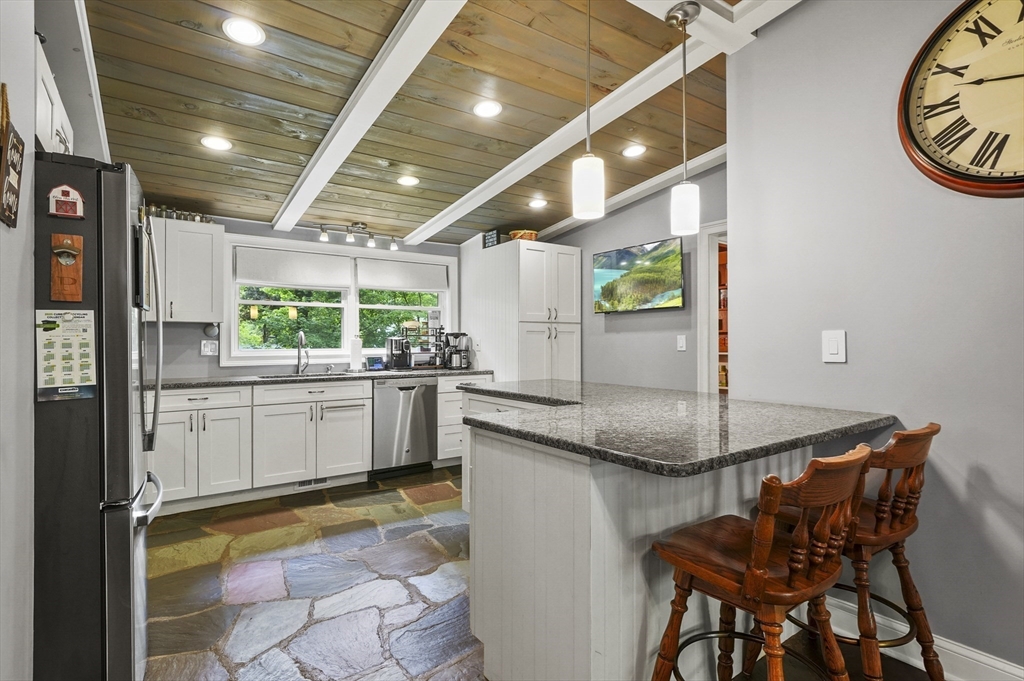 228 Hillside Road Southbridge, MA 01550 - Photo 8 of 32 Gallery Image 8