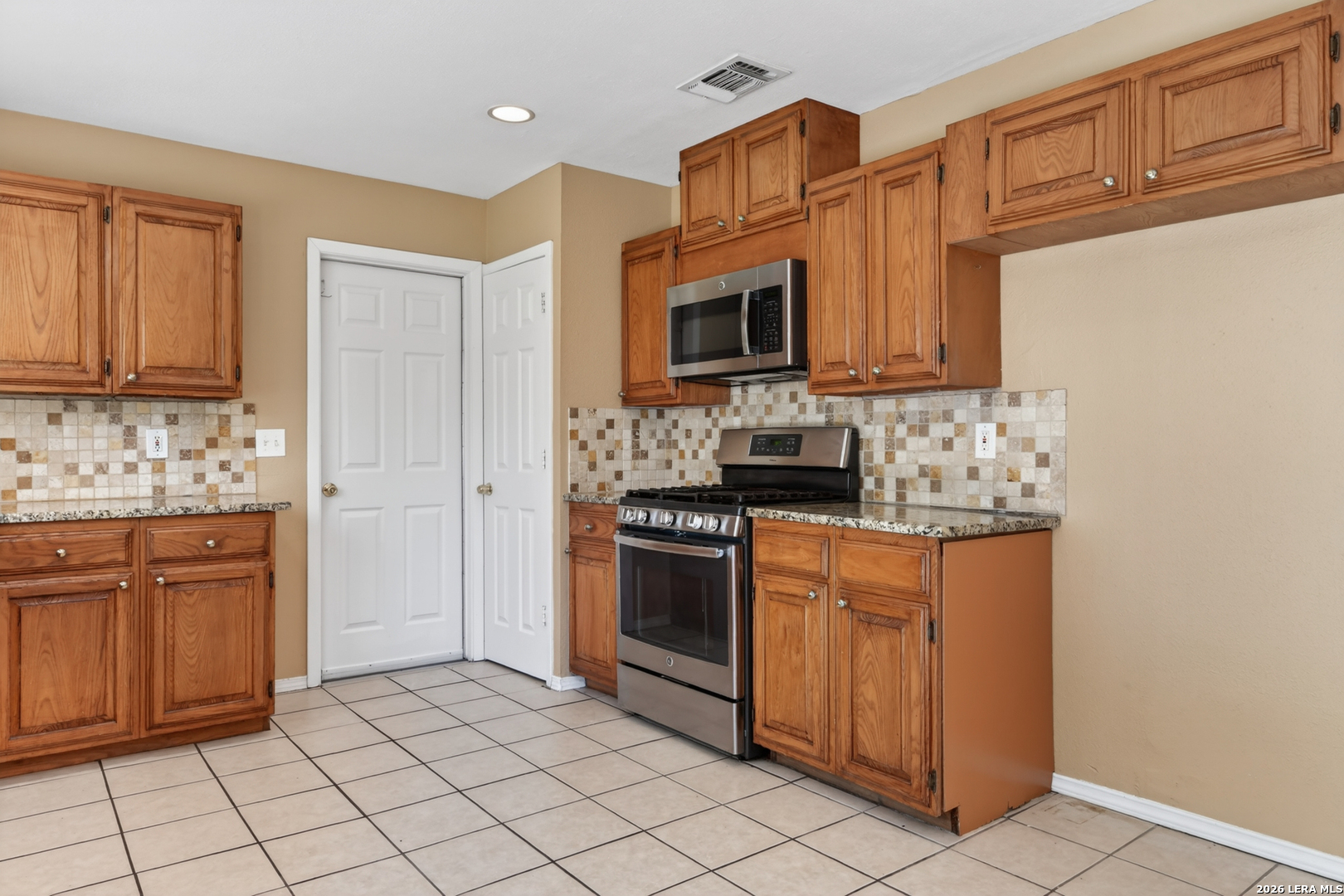 6842 Spring Manor Street San Antonio, TX 78249 - Photo 8 of 20