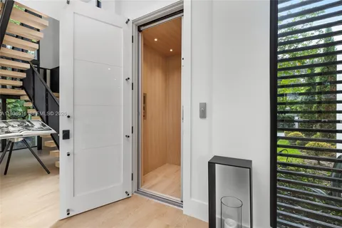 $6,845,000 | 6003 Southwest 80th Street, South Miami, FL 33143