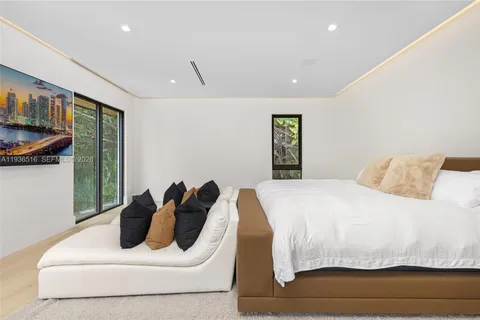 $6,845,000 | 6003 Southwest 80th Street, South Miami, FL 33143