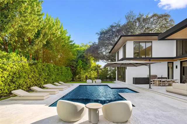 $6,845,000 | 6003 Southwest 80th Street, South Miami, FL 33143