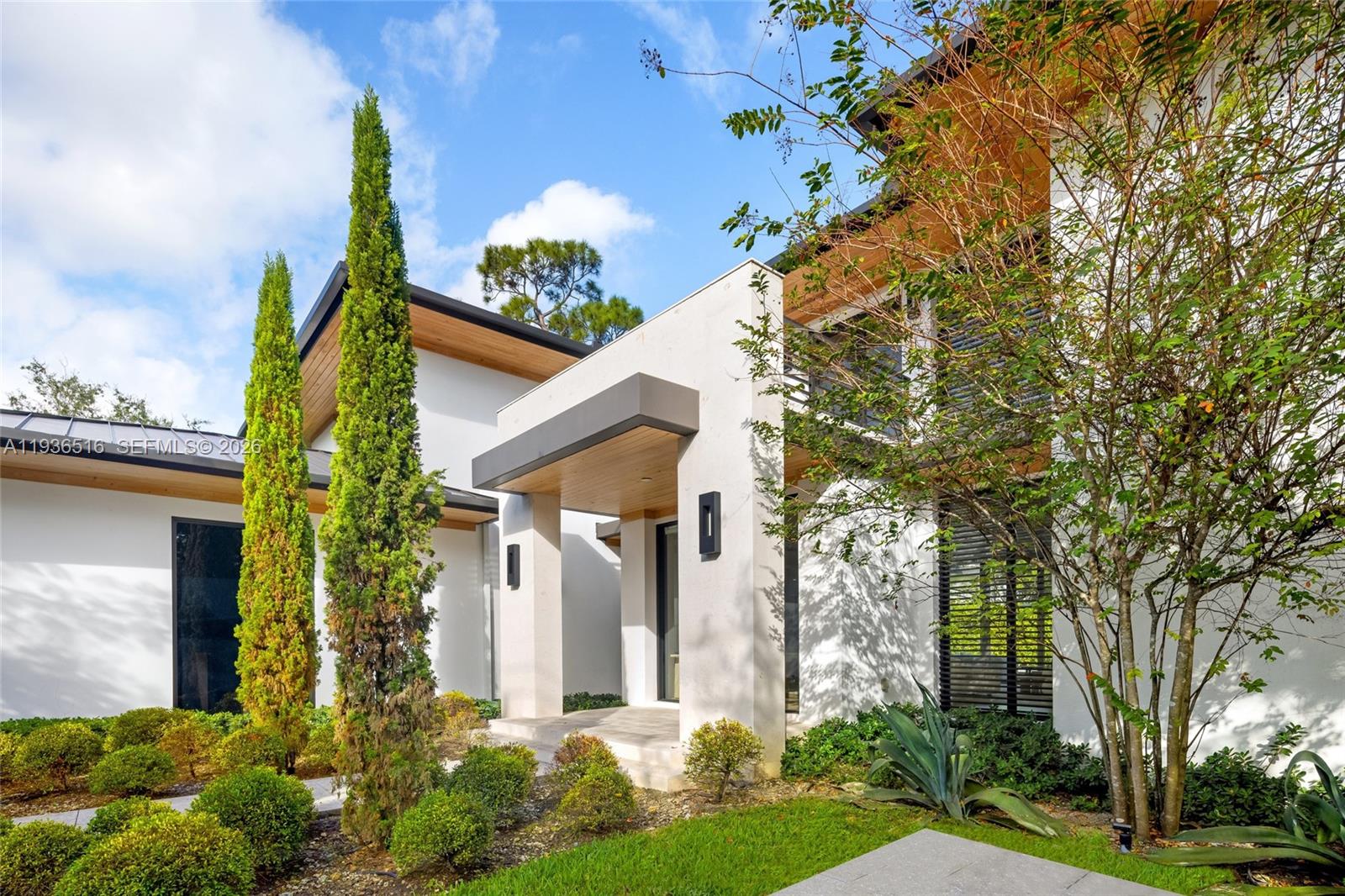 6003 Southwest 80th Street South Miami, FL 33143 - Photo 9 of 98