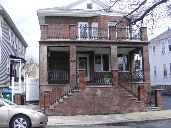 $2,700 | 53 Marshall Street, Unit 2, Medford, MA 02155