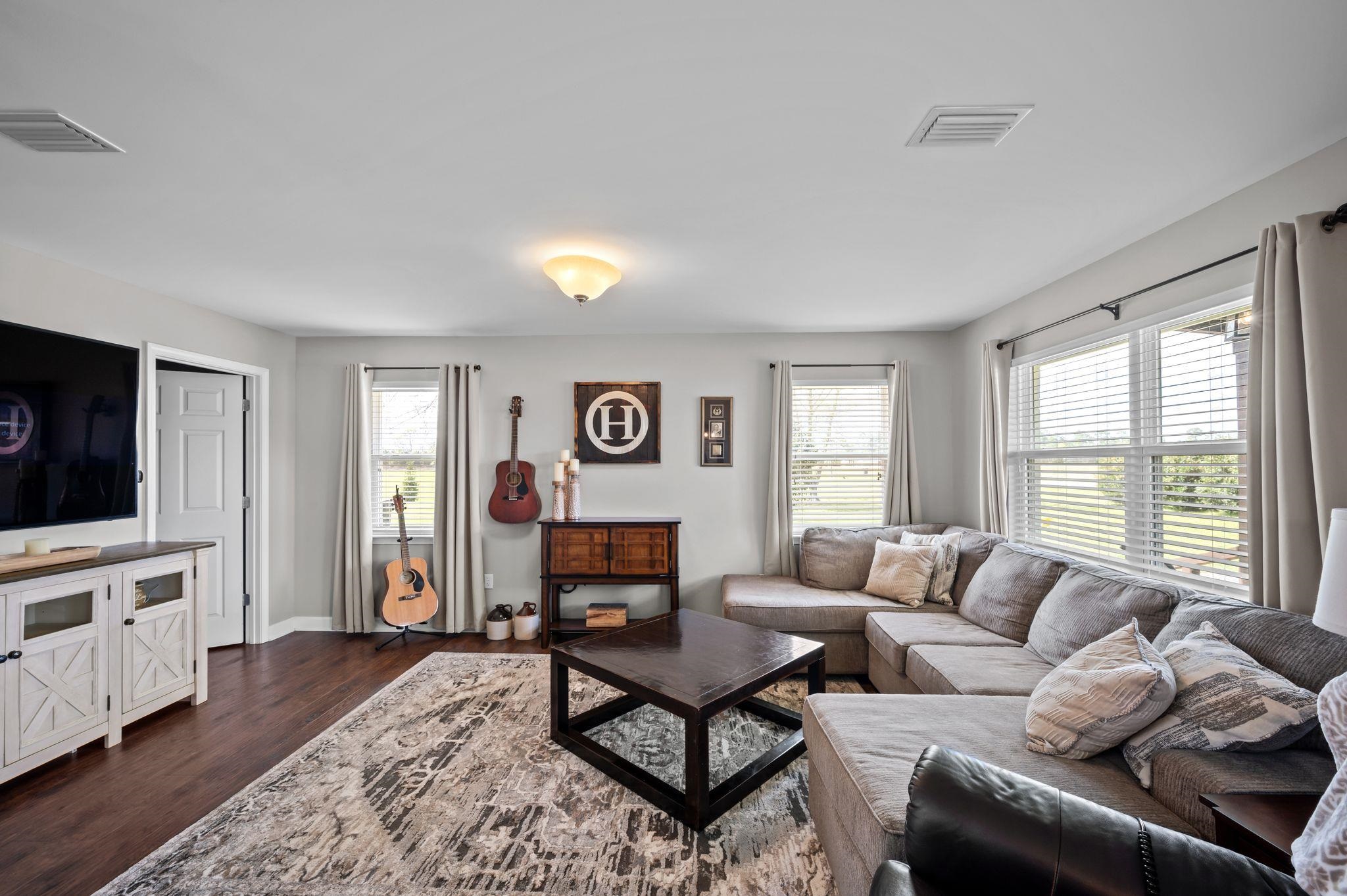 24924 Brewer Road Robertsdale, AL 36567 - Photo 5 of 33 Living Room