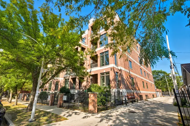 $439,000 | 4029 South Ellis Avenue, Unit 2S, Chicago, IL 60653