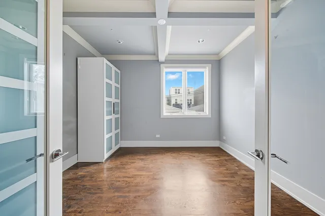 $439,000 | 4029 South Ellis Avenue, Unit 2S, Chicago, IL 60653