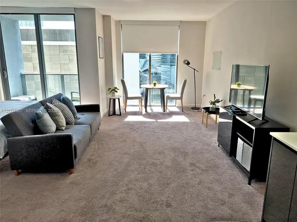 $2,700 | 31 Southeast 6th Street, Unit 1405, Miami, FL 33131