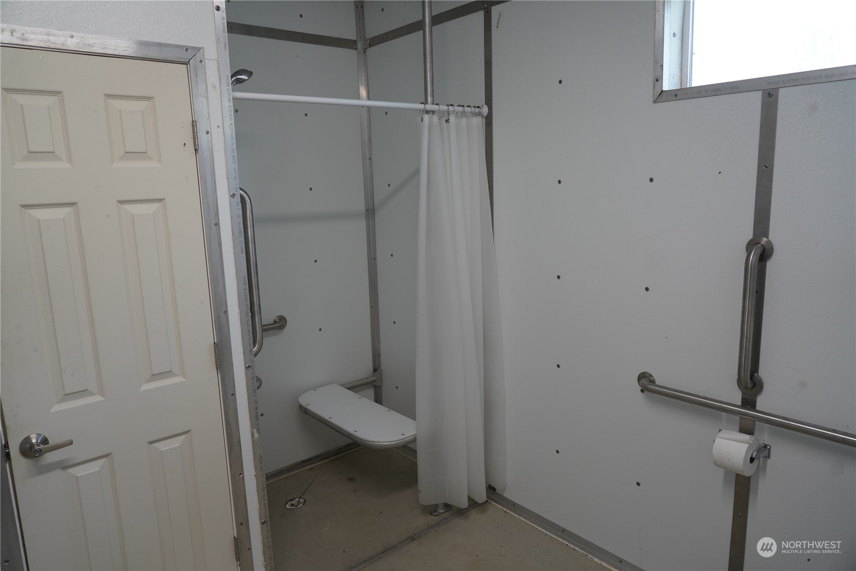 630 Chinook Valley Road Long Beach, WA 98631 - Photo 18 of 27 a bathroom with a sink