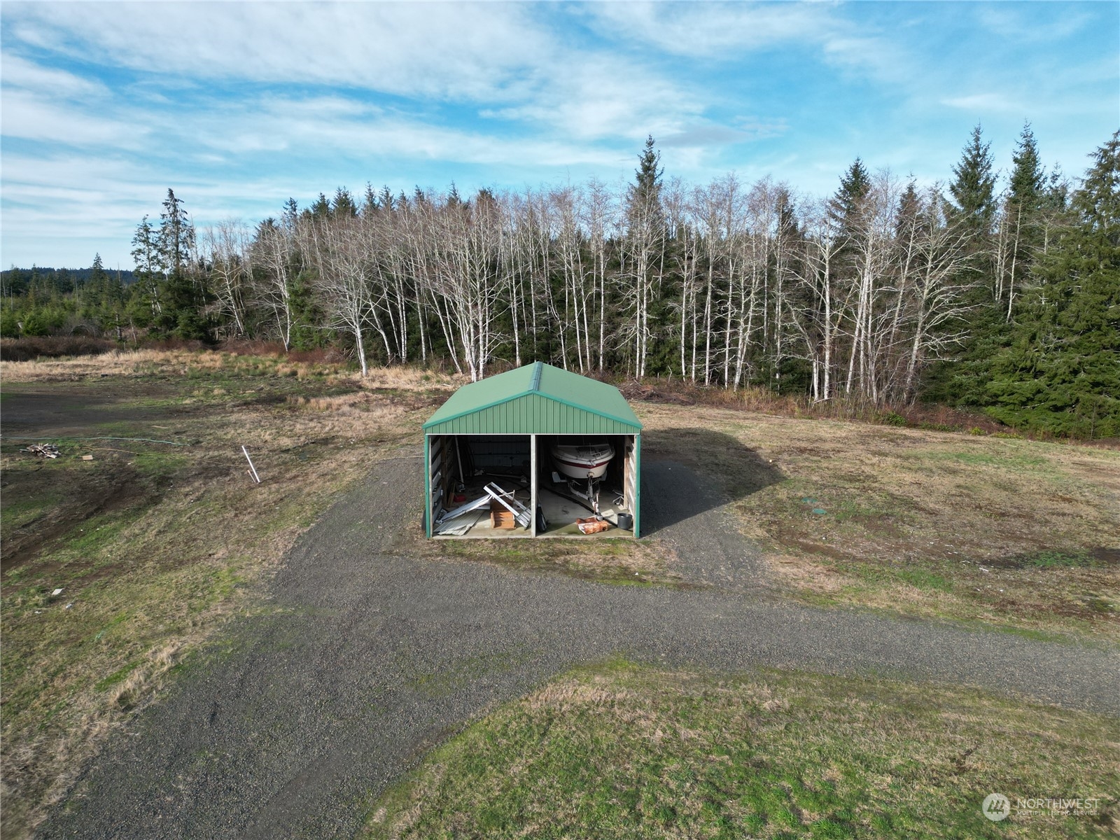 630 Chinook Valley Road Long Beach, WA 98631 - Photo 3 of 27 a view of a basketball court