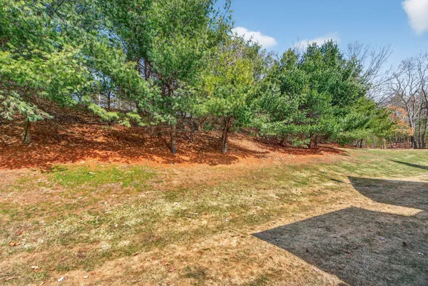 $620,000 | 63 Shiretowne Common Drive, Unit 22, Kennebunk, ME 04043