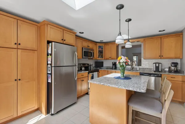 $620,000 | 63 Shiretowne Common Drive, Unit 22, Kennebunk, ME 04043