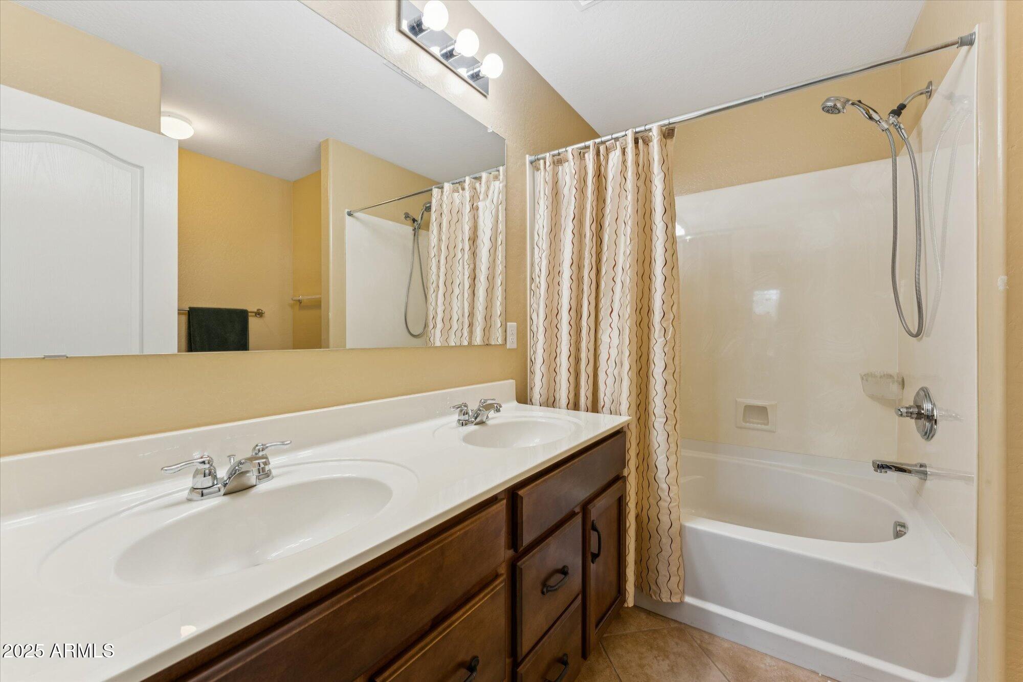 1458 North 80th Lane Phoenix, AZ 85043 - Photo 22 of 36 Bath dual vanity