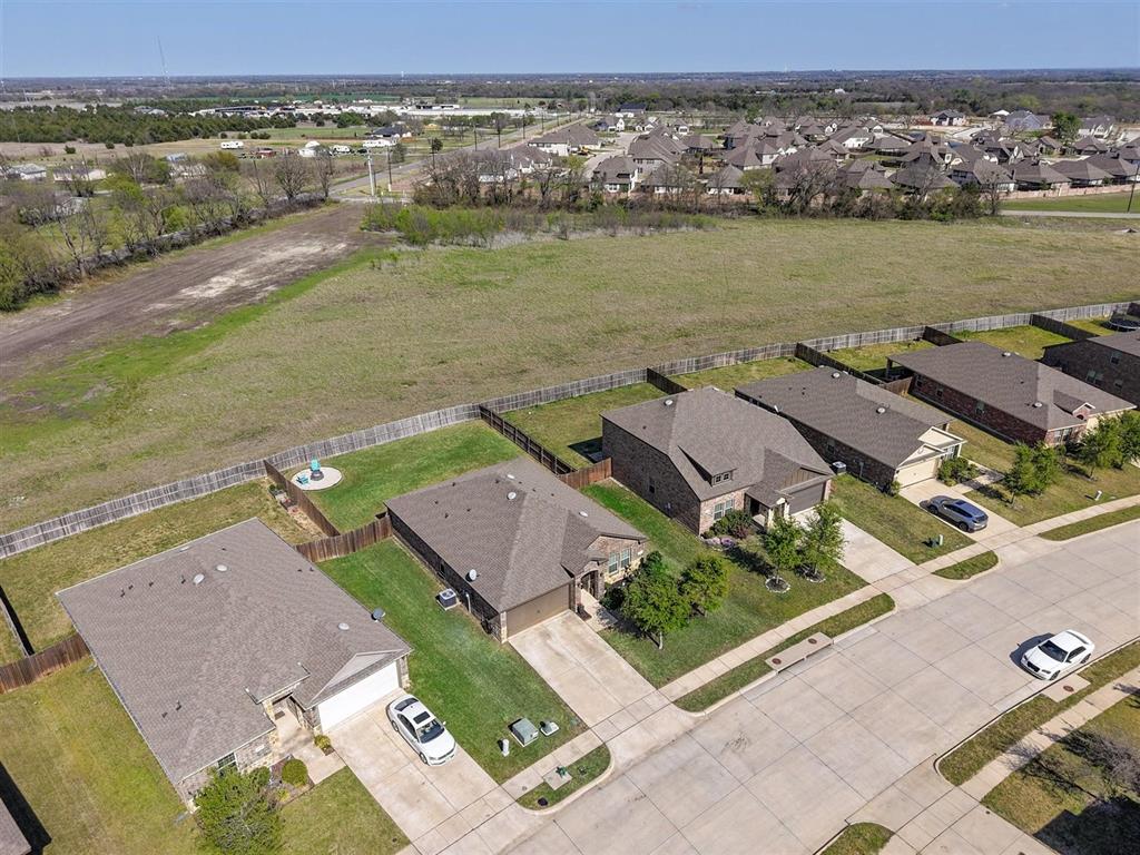 2410 Lupton Street Anna, TX 75409 - Photo 4 of 31