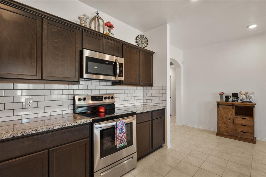 2410 Lupton Street Anna, TX 75409 - Photo 7 of 31